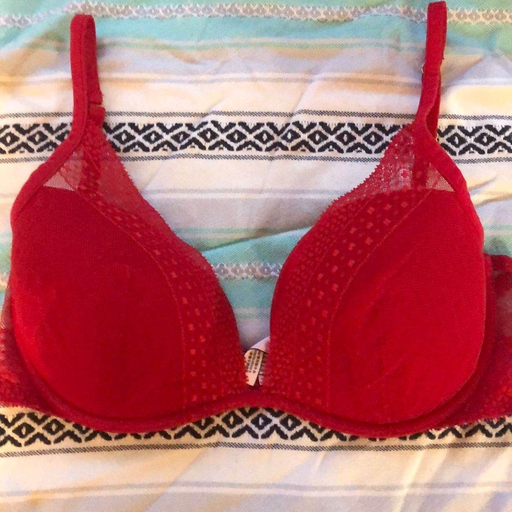 Victoria Secret Incredible Plunge Bra